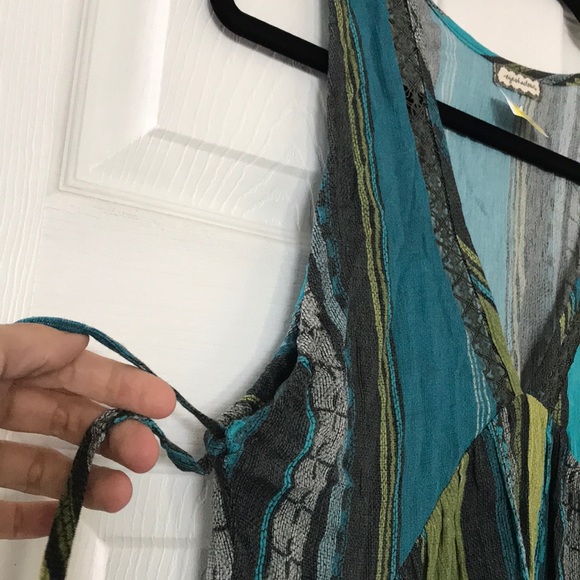 Top - Picture 3 of 4